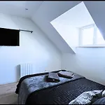 Sq Elegance - 1 - Gare St Quentin - Parking Apartment